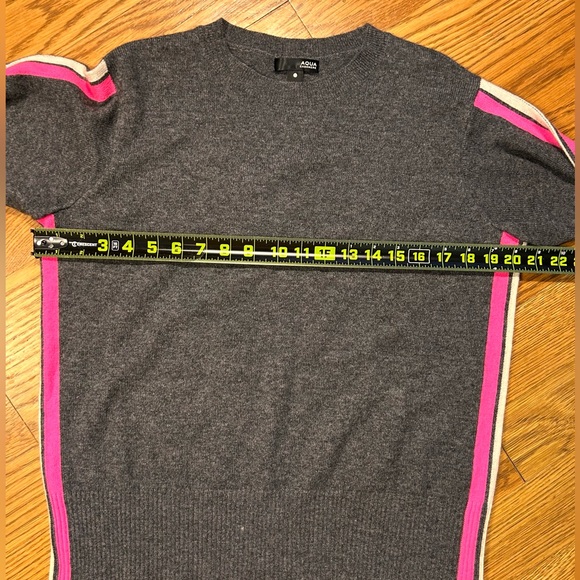 Aqua‎ 100% Cashmere Sweater XS – Charcoal Gray with Hot Pink Stripe Detail - Picture 4 of 6